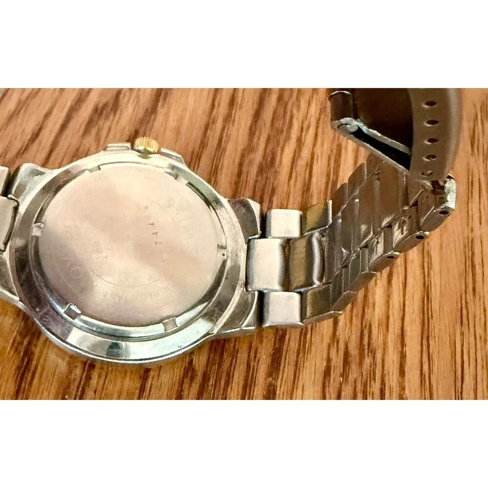 VTG Mens Movado divers watch 2 tone 330ft good condition B1–A4-872 New Battery